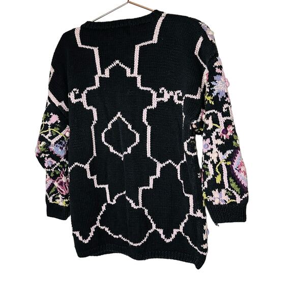Vintage Hunters Run Hand Knit Black Pink Floral Pom Pom Detail Sweater Size L - Picture 2 of 7